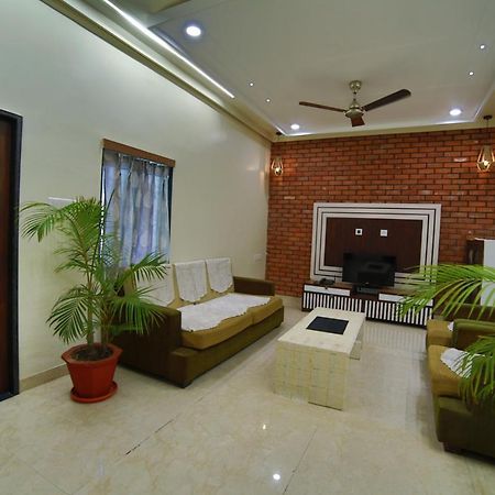 Mid Town Inn مونت ابو المظهر الخارجي الصورة
