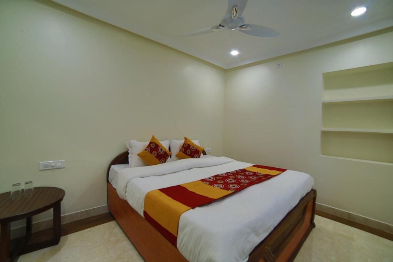 Mid Town Inn مونت ابو المظهر الخارجي الصورة