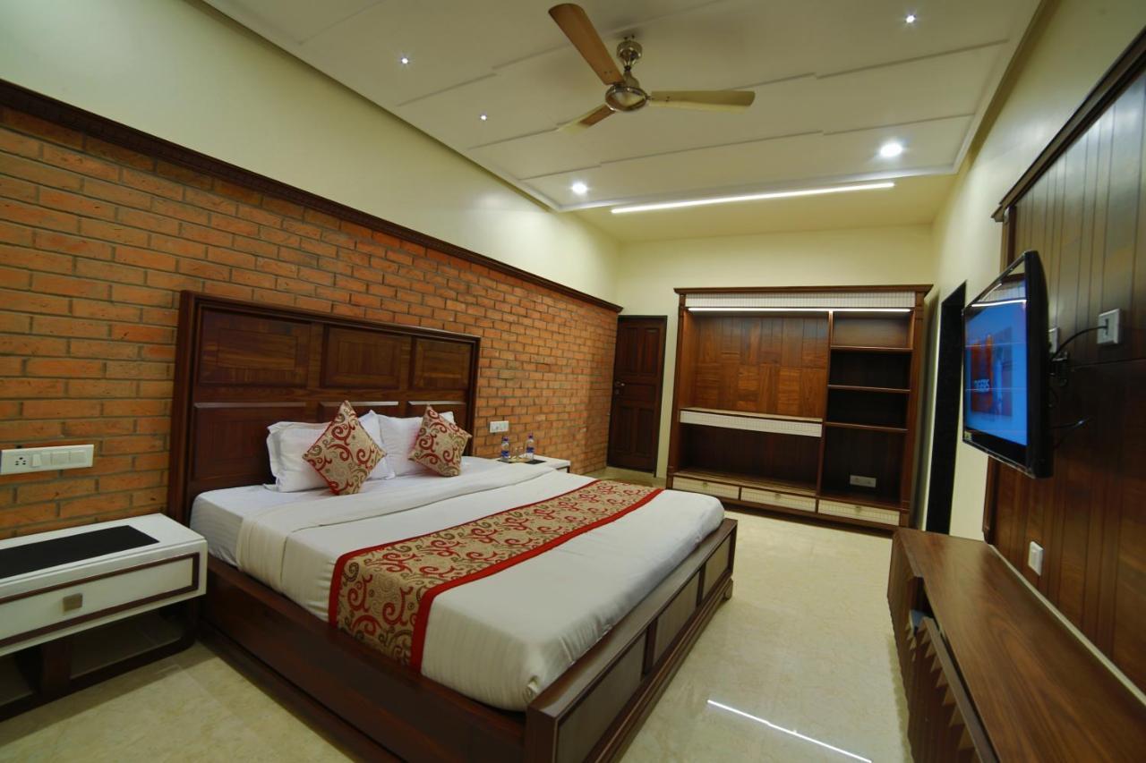 Mid Town Inn مونت ابو المظهر الخارجي الصورة