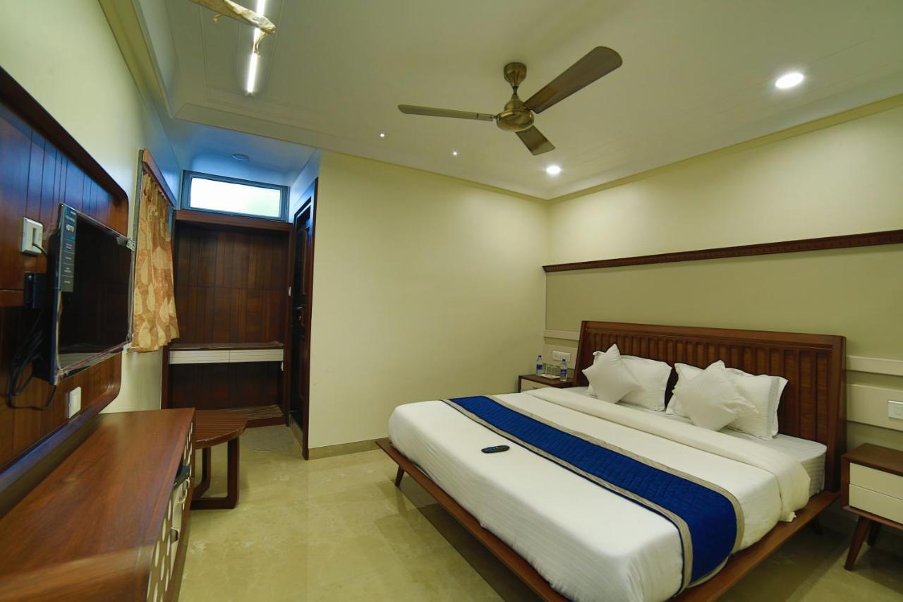 Mid Town Inn مونت ابو المظهر الخارجي الصورة