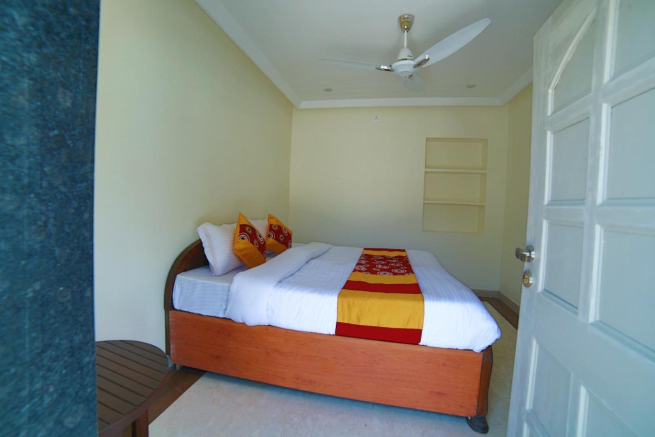 Mid Town Inn مونت ابو المظهر الخارجي الصورة